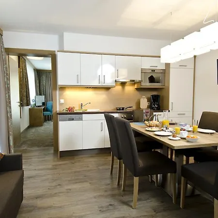 Apart Otel Wolfs Aparts + Ischgl